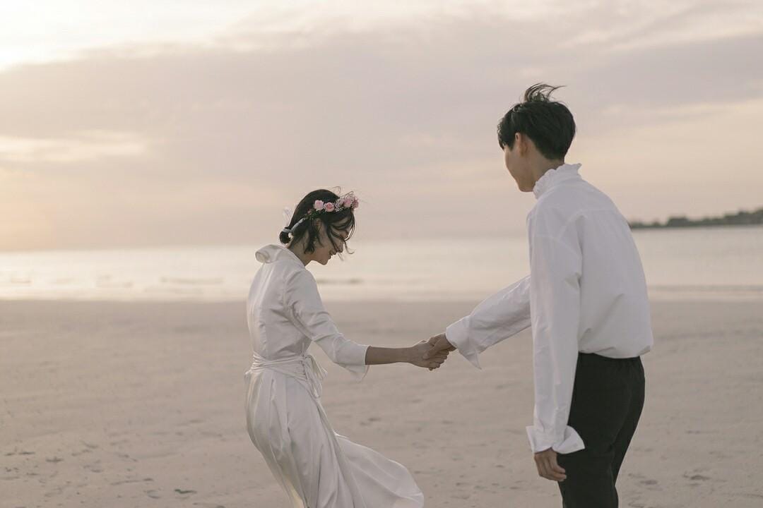 id.pinterest.com/weheartit.com