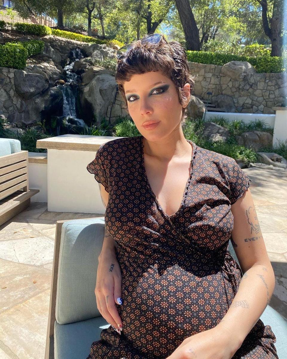 instagram.com/iamhalsey
