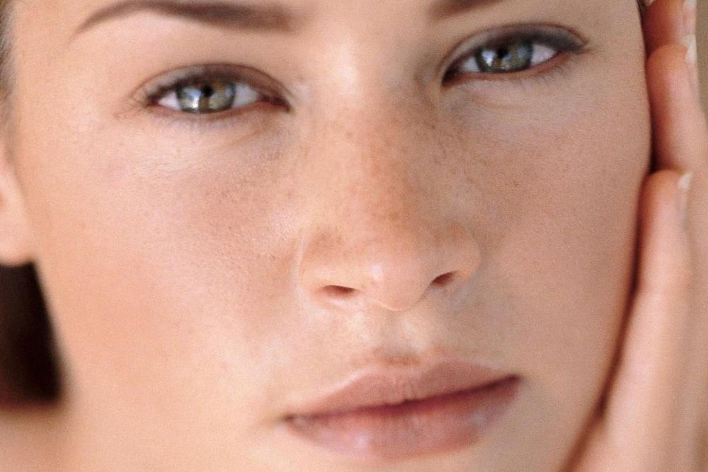 Manfaat Air Kelapa dalam Produk Skincare/ irishtimes.com