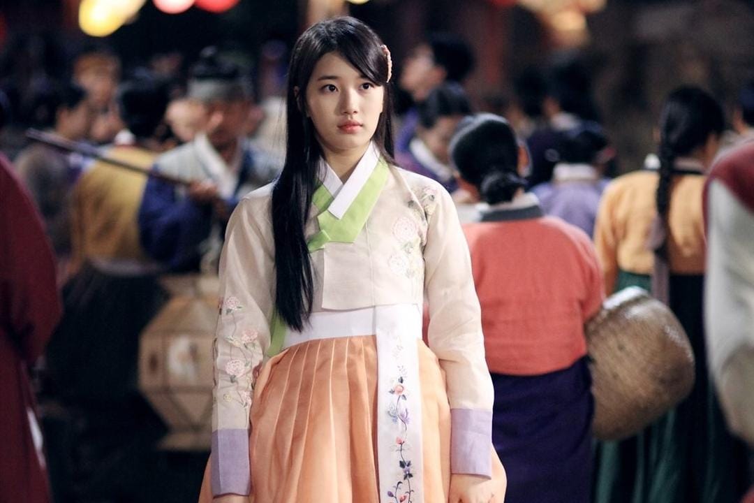 Deretan Gaya Artis yang Pakai Hanbok di Drama Korea Populer