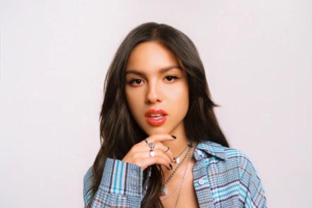 7 Gaya Rambut Selebriti Hollywood yang Bisa Kamu Tiru