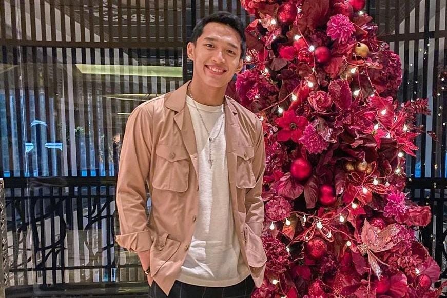 Gaya Jonatan Christie di Luar Lapangan yang Nggak Kalah Bikin Terpana