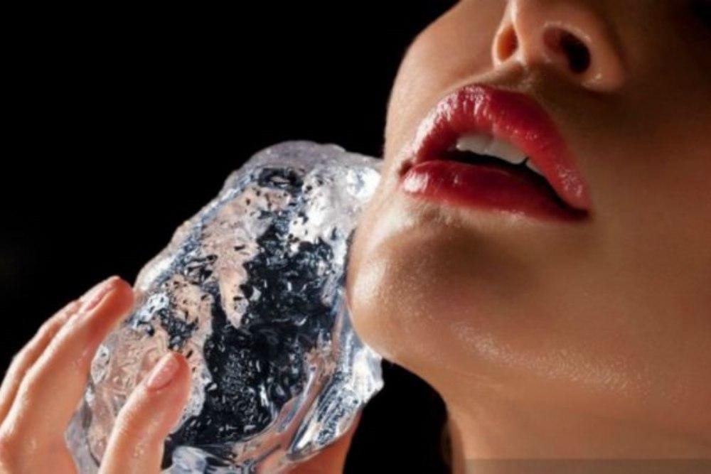 6 Tips Menggunakan Es Batu saat Berhubungan Seks