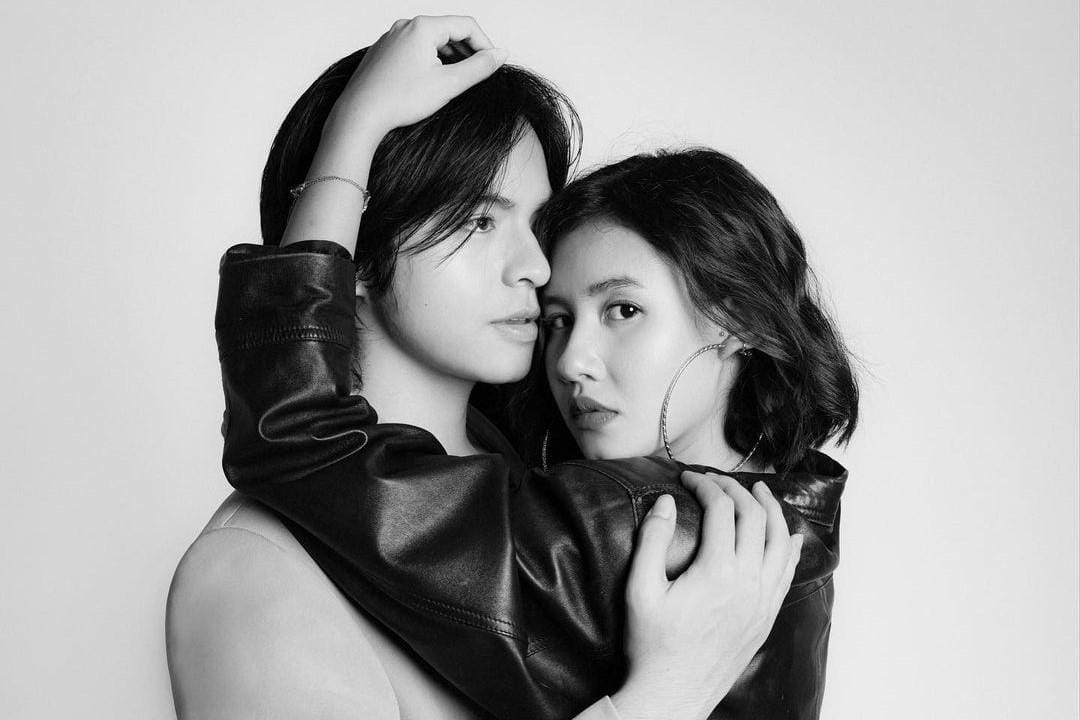 Pose Kompak Angga Yunanda dan Shenina Cinnamon, Mesra Bikin Envy!