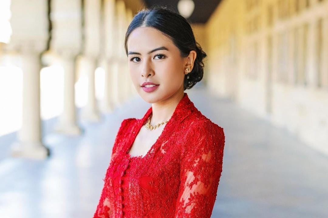 Gaya Para Artis Indonesia yang Pede Pakai Kebaya di Luar Negeri