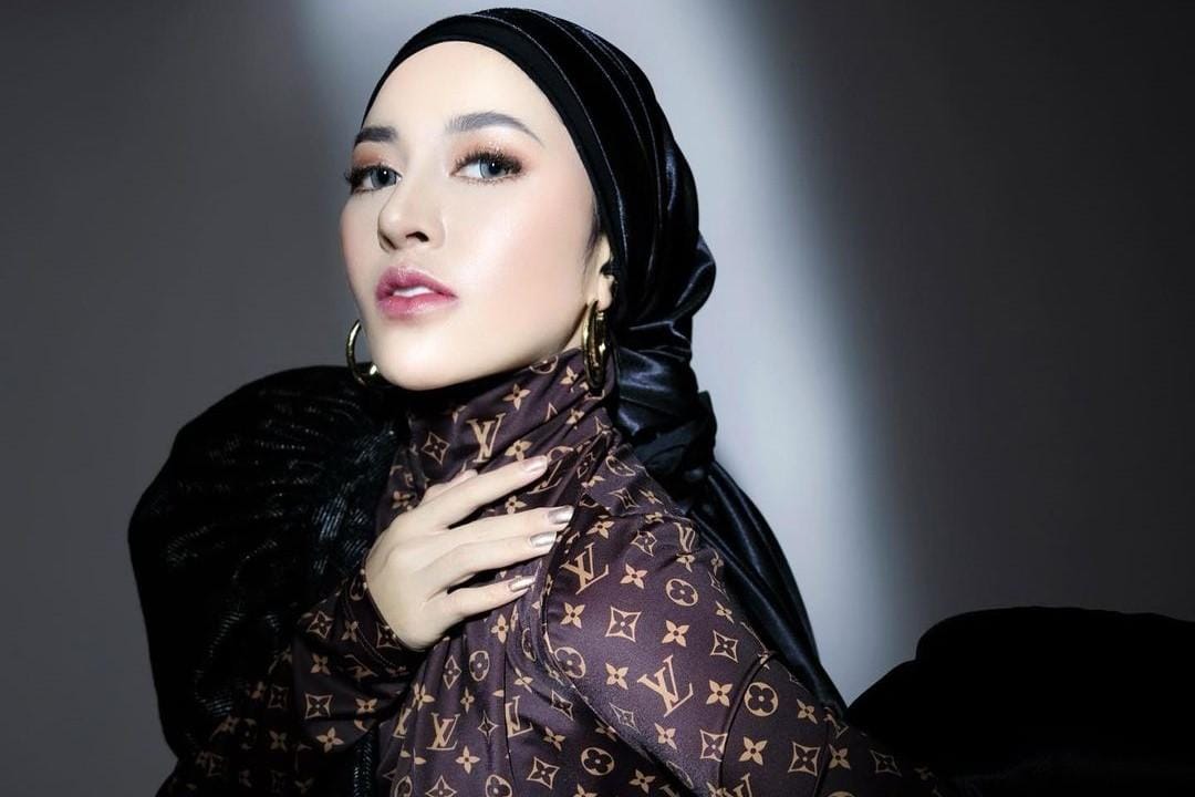 Dapat Julukan Crazy Rich Malang, Begini Gaya Mewah Shandy Purnamasari