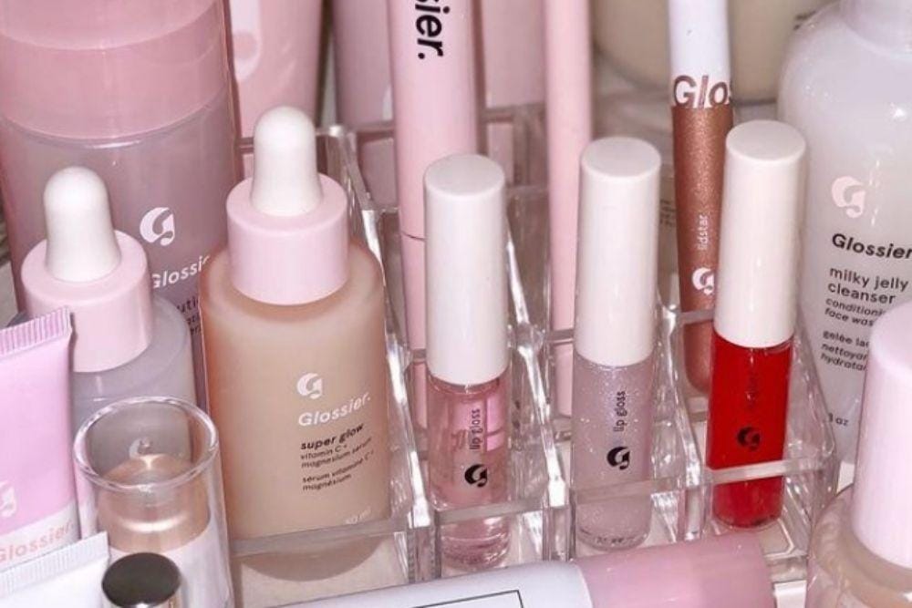 instagram.com/@glossier