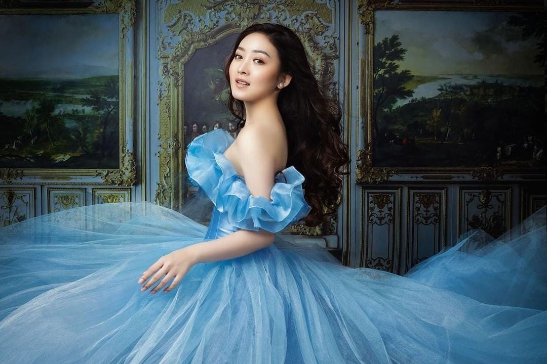 Deretan Gaya Natasha Wilona saat Pemotretan, Mirip Boneka!