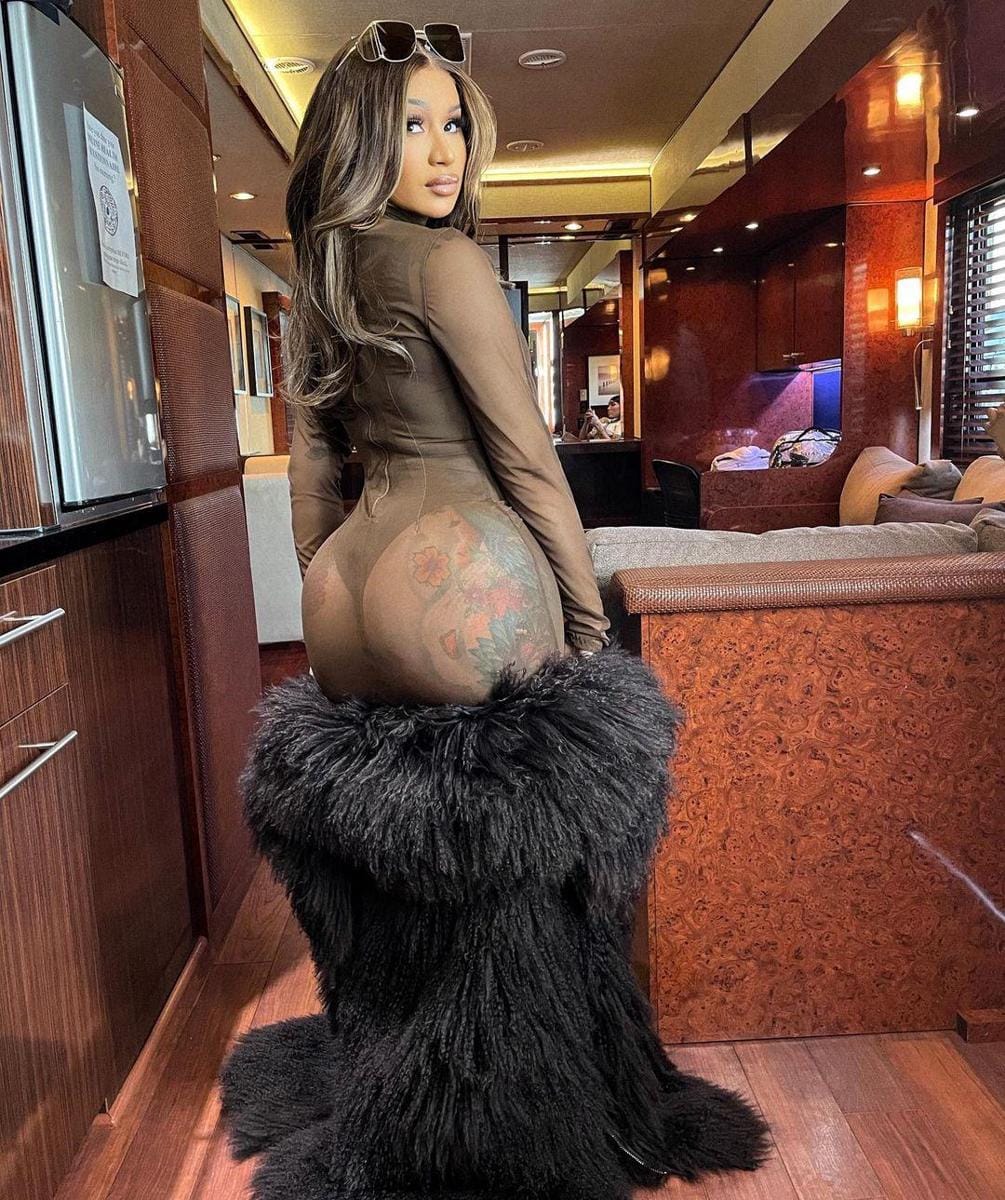 instagram.com/iamcardib
