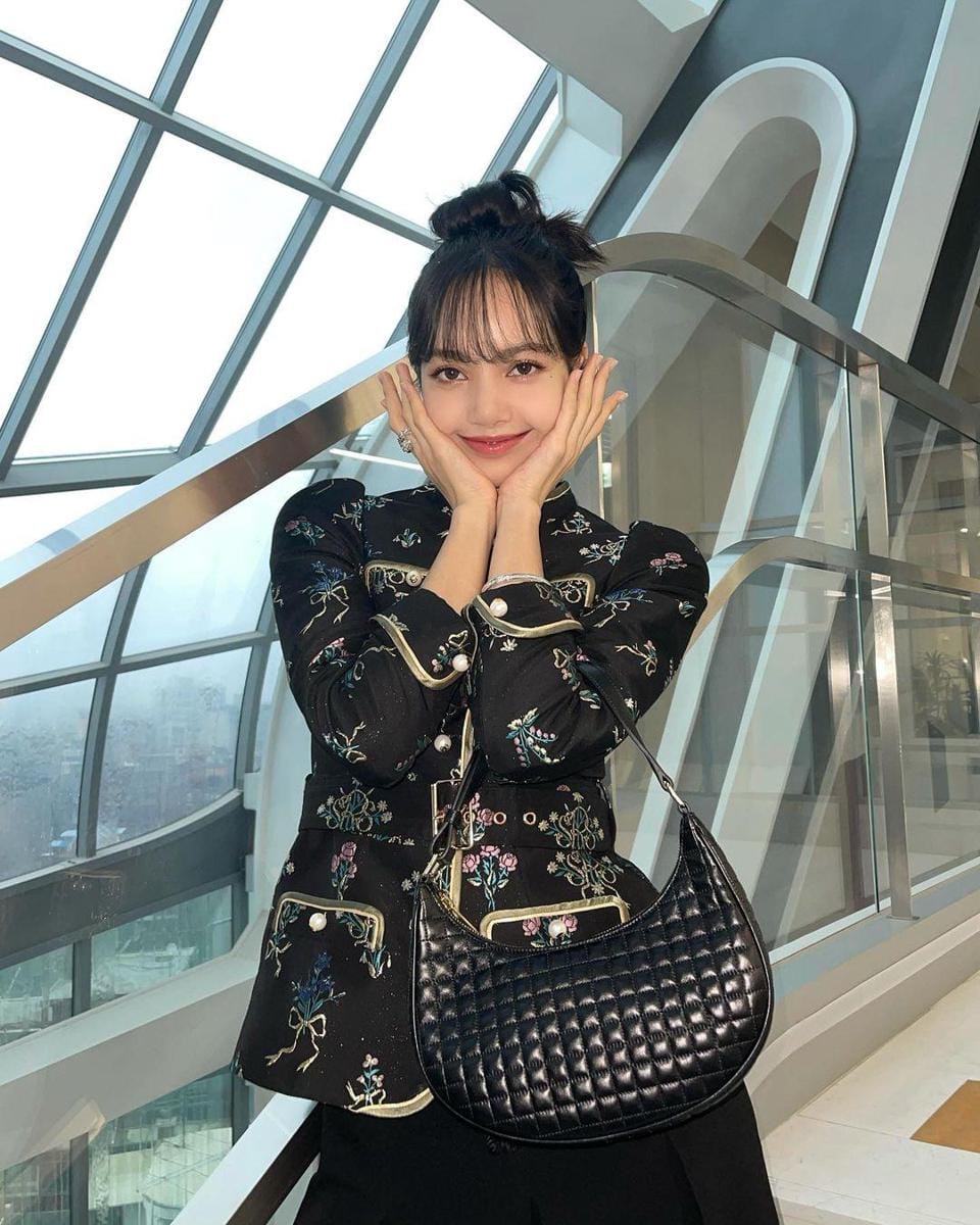 instagram.com/lalalalisa_m