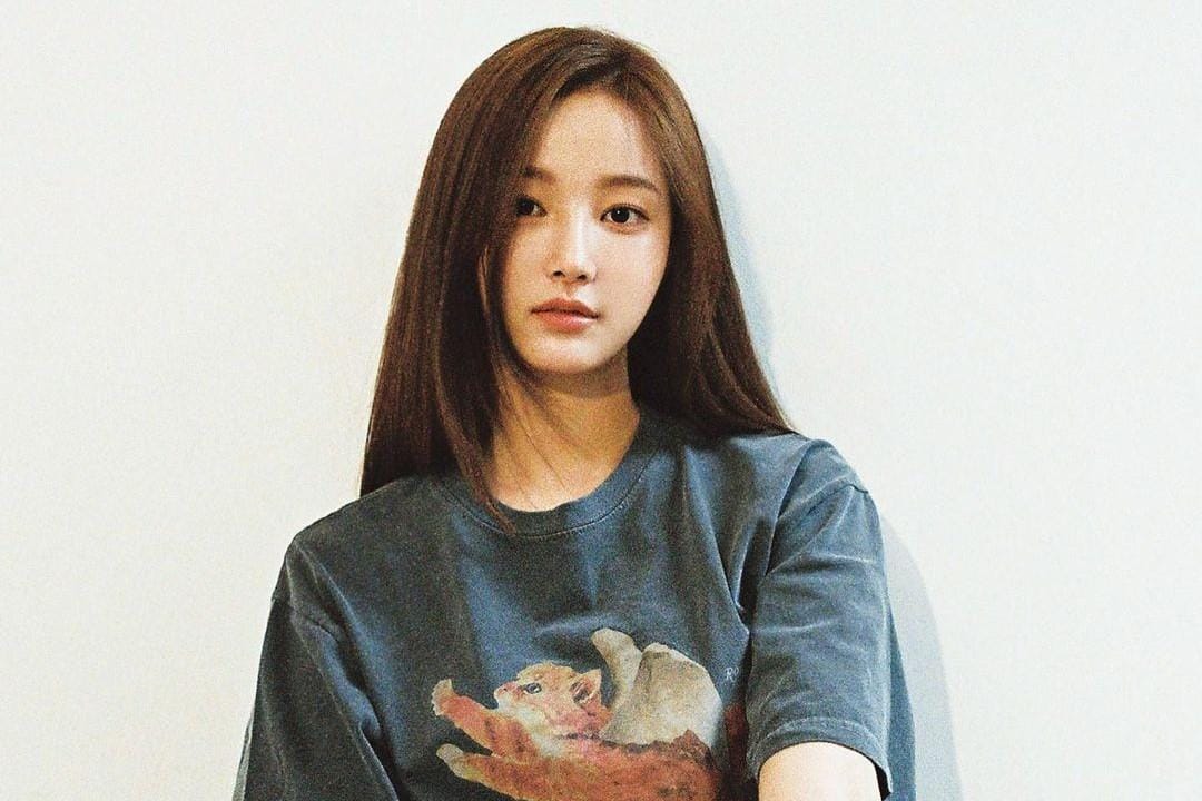 Bantah Pacaran dengan Lee Min Ho, Begini Gaya Yeonwoo eks MOMOLAND