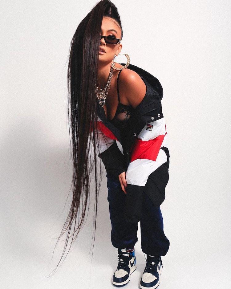 instagram.com/agnezmo/