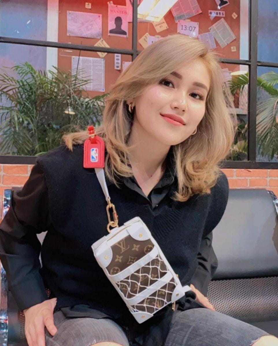 instagram.com/ayutingting92