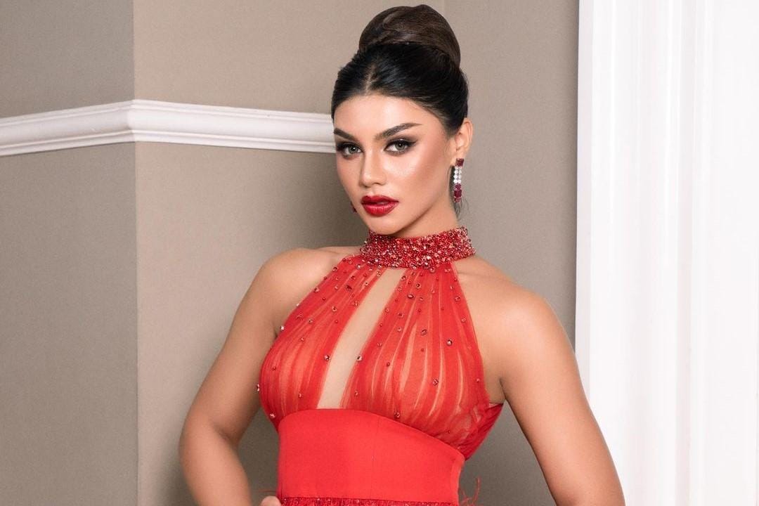 Deretan Gaya Jihane Almira Pakai Gaun Merah, Sensual Bikin Terpana