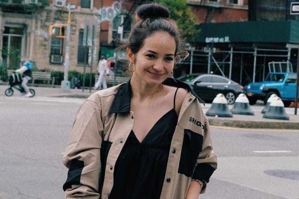 7 Pesona Enzy Storia, Gaya Terbaru di New York Sukses Curi Perhatian