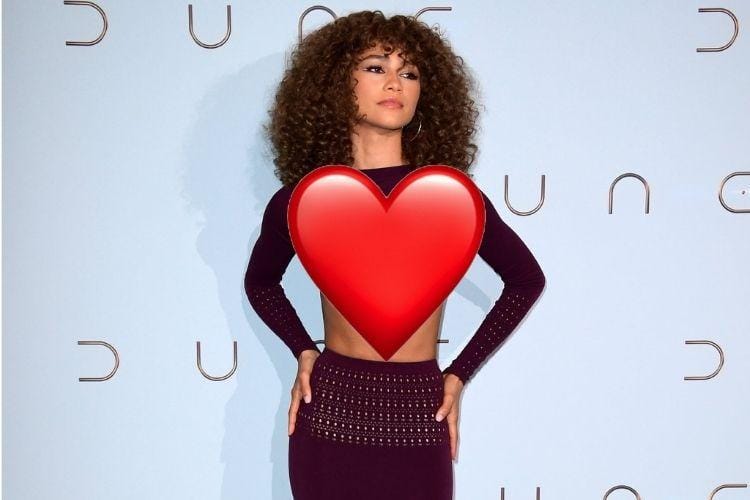 Gaya Seksi Zendaya Pakai Baju Kekecilan di Acara Spesial