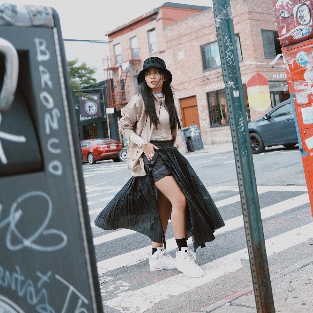 instagram.com/rachelvennya