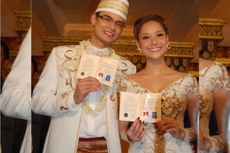 Manglingi Abis, Ini 8 Potret Lawas Artis Saat Menikah