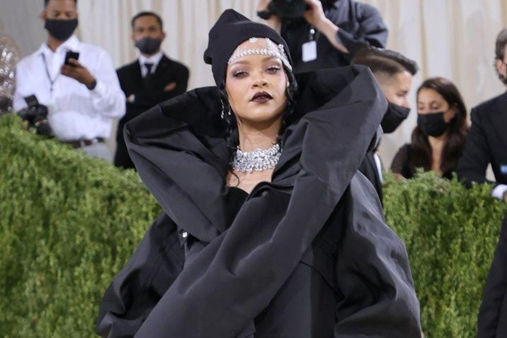 11 Pesona Artis yang Paling Spektakuler di Met Gala 2021