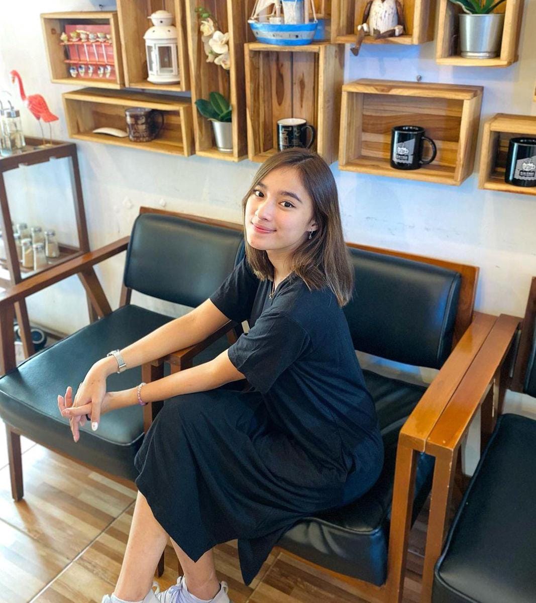 instagram.com/desitarllyw
