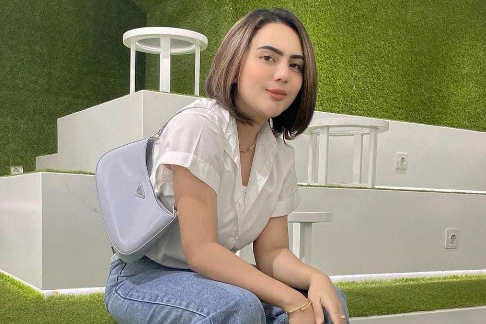 instagram.com/anggitasari612