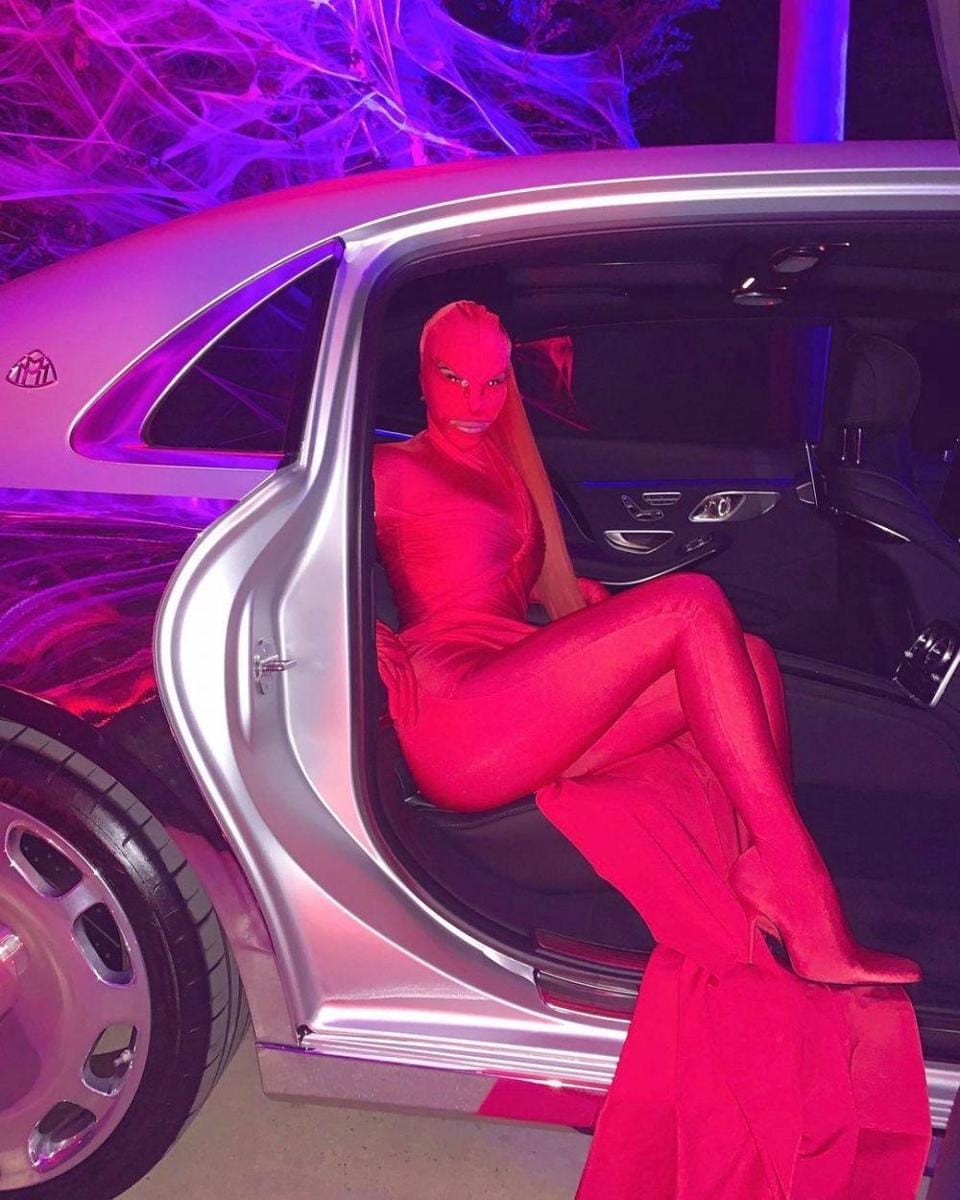 instagram.com/kimkardashian