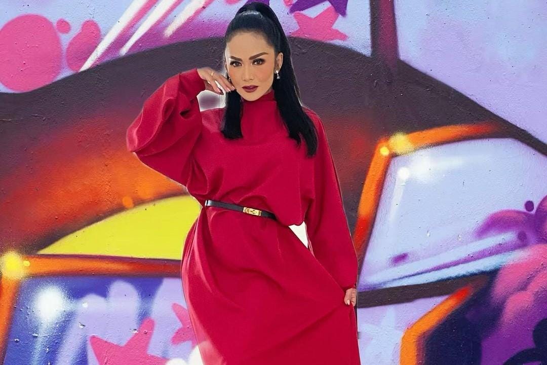 Ungkap Gaji di DPR, Begini Gaya Mewah Krisdayanti yang Serba Branded