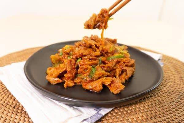 chopsticksandflour.com