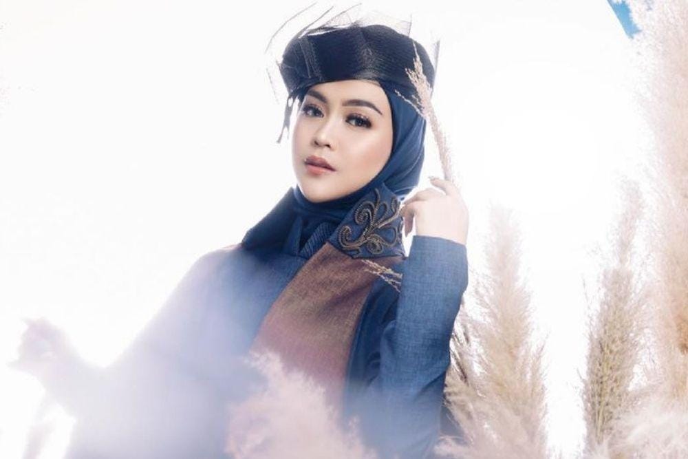 instagram.com/riaricis1795