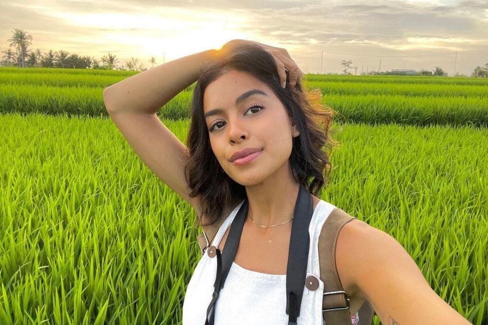 7 Potret Terkini Eva Celia yang Baru Dilamar Kekasih, Siap Jadi Istri!