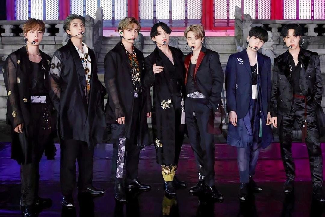 twitter.com/BTS_twt