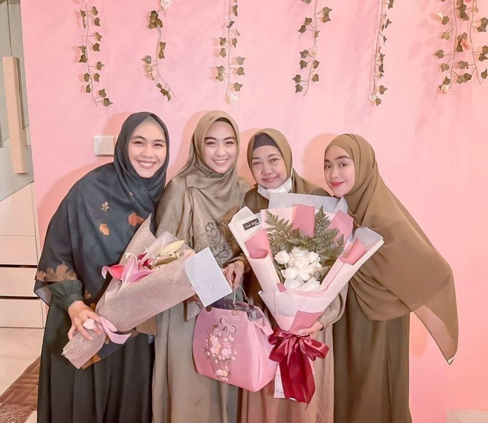 Instagram.com/riaricis1795