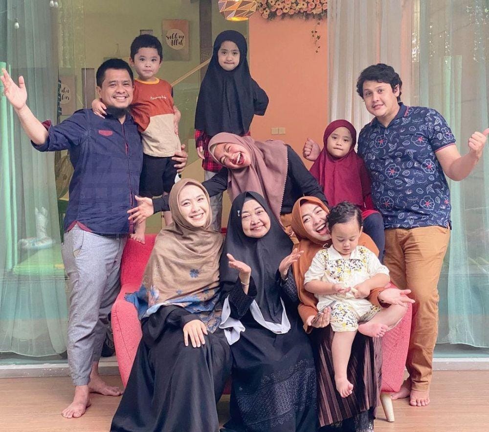 Instagram.com/riaricis1795