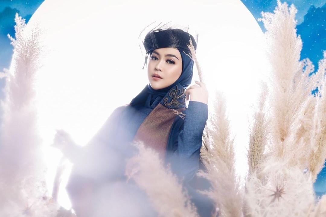 Begini Deretan Gaya Ria Ricis saat Pemotretan