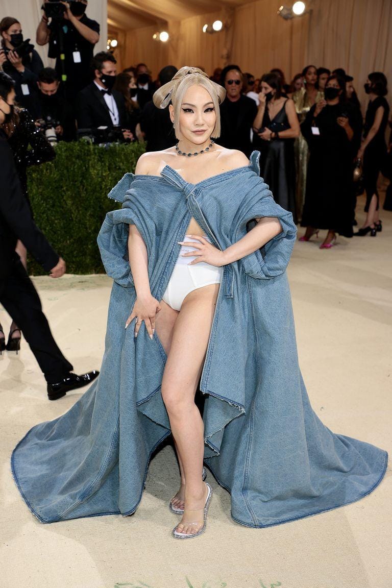 harpersbazaar.com