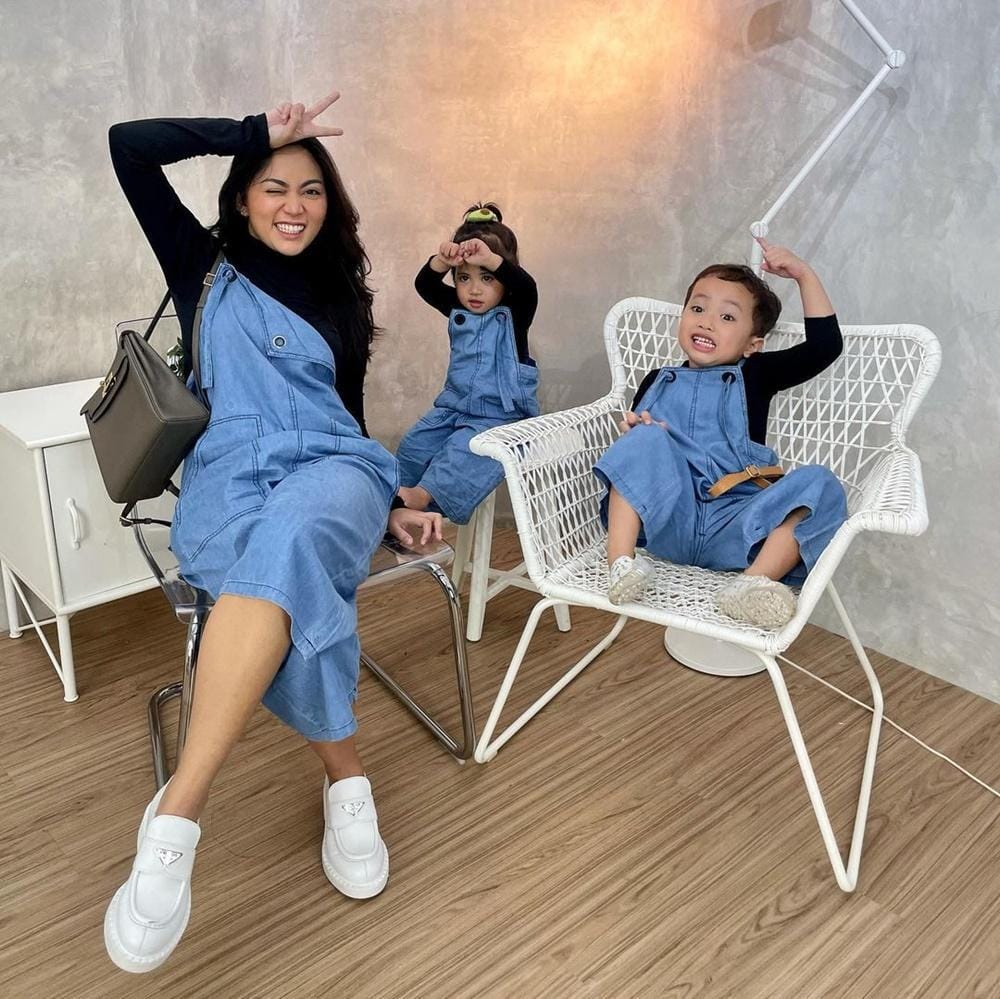 Instagram.com/rachelvennya