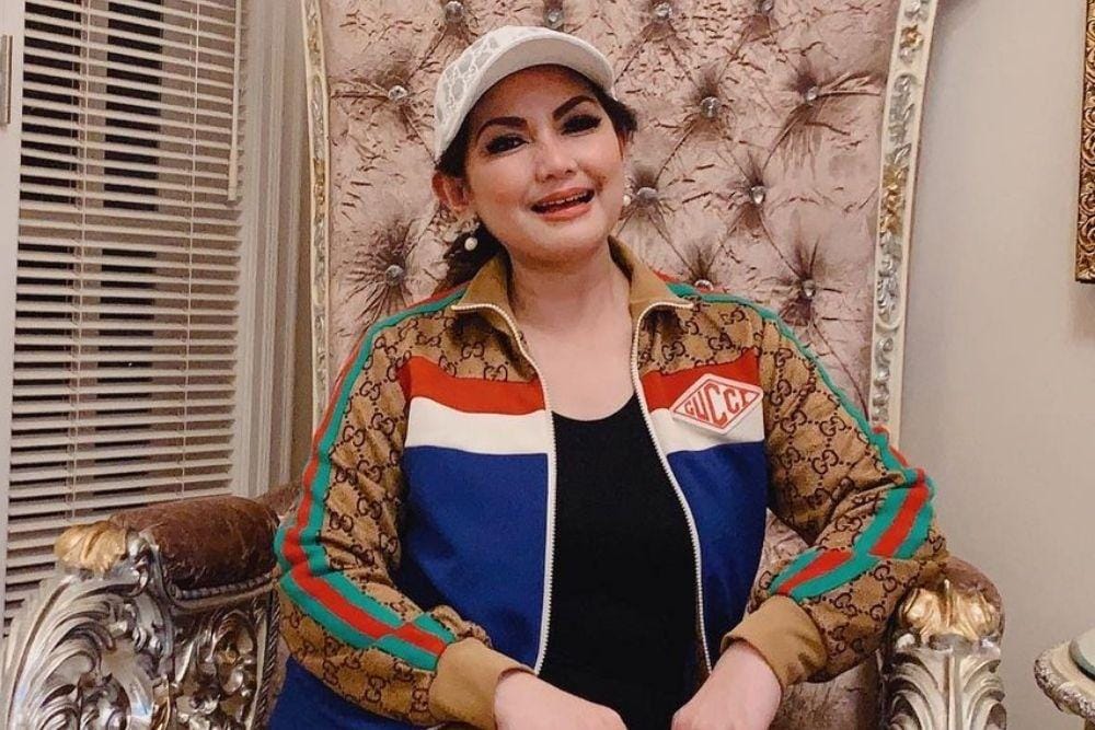 Tampil Kekinian di Usia 57 Tahun, Intip Potret Terbaru Nia Daniaty