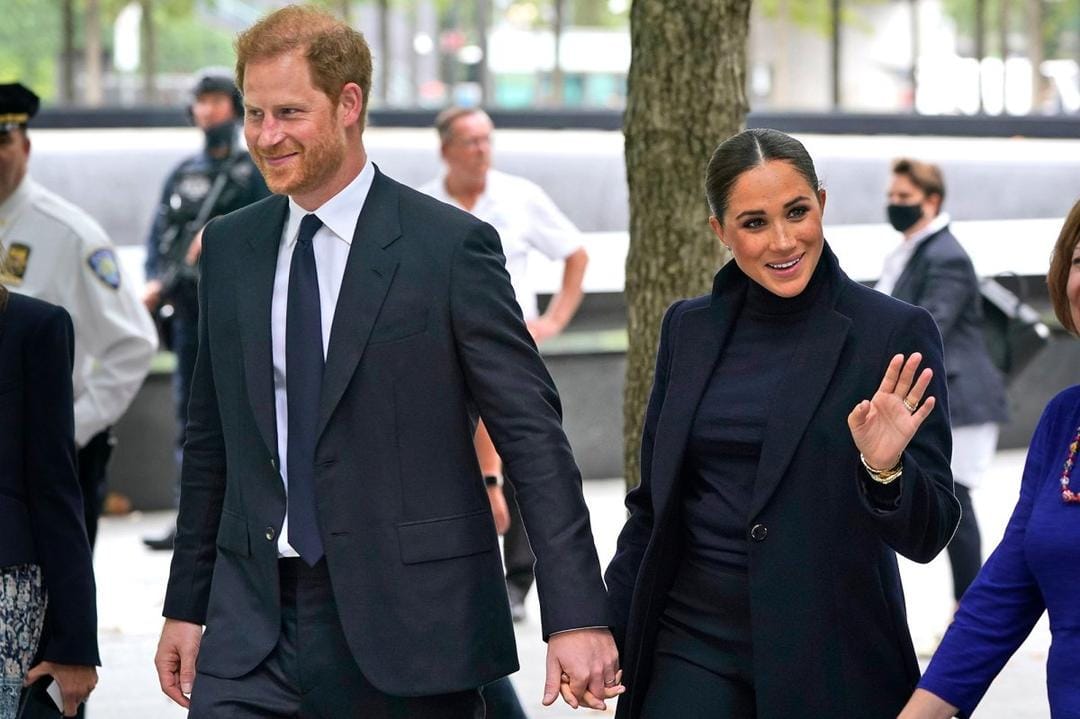 Kembali Muncul, Ini Gaya Pangeran Harry dan Meghan Markle di New York