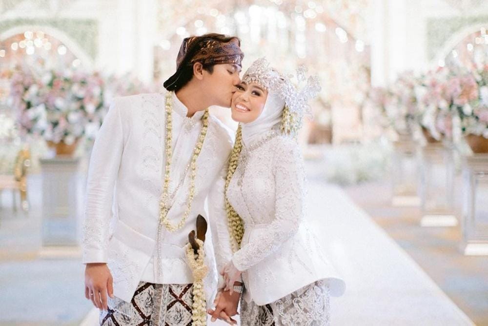 8 Artis Menikah dengan Mahar Termahal, Ada yang Sampai Rp40 Miliar!