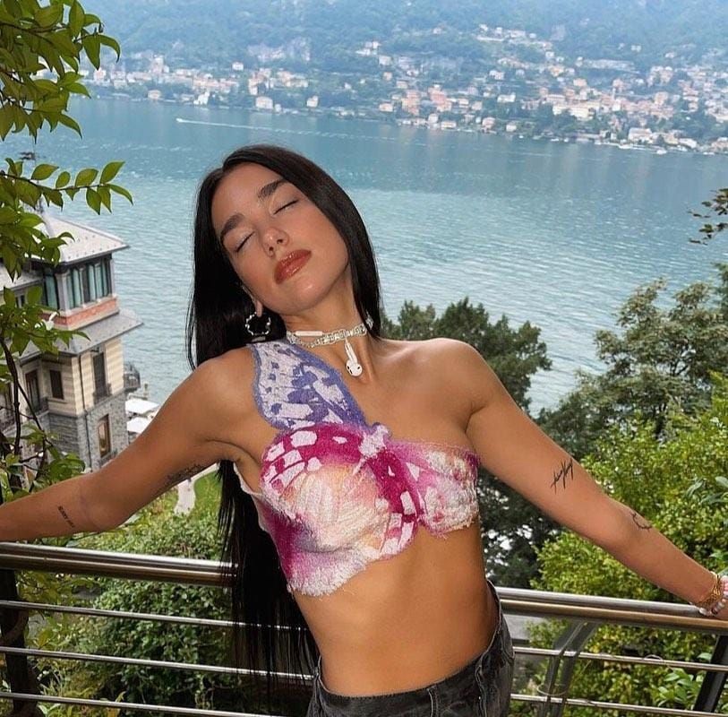 instagram.com/dualipa