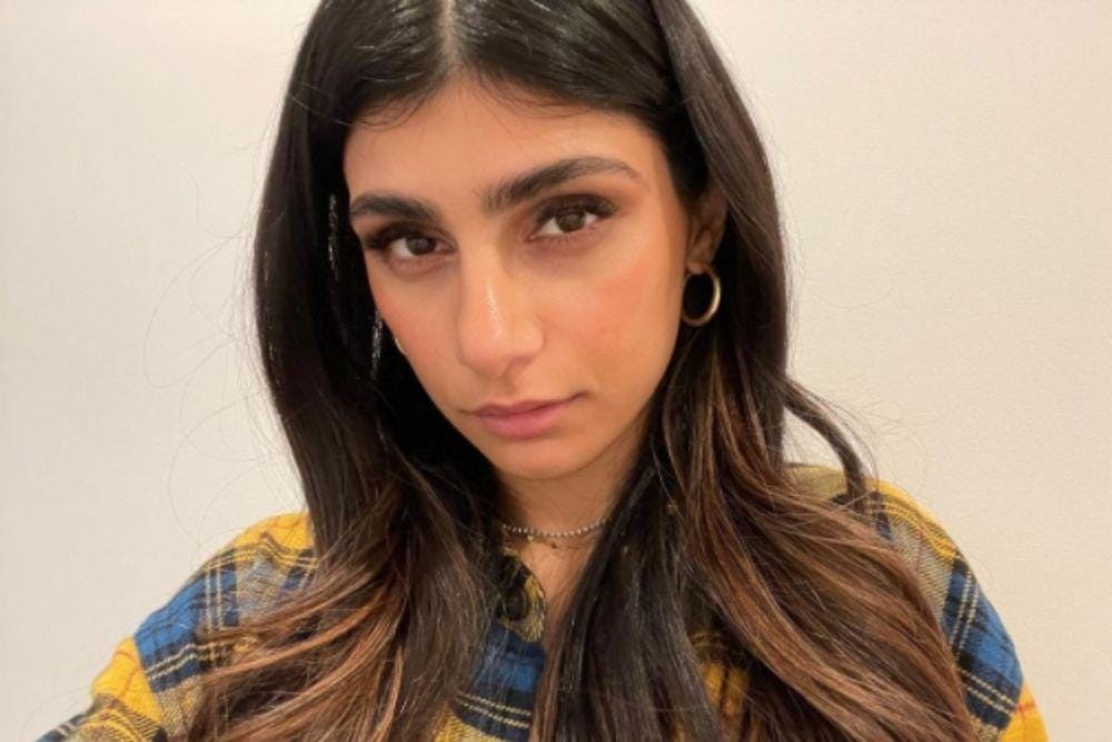 instagram.com/miakhalifa