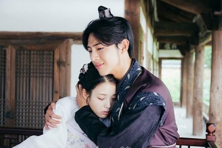 Plot Twist! 10 Artis di KDrama Ini Nggak Jadian dengan Tokoh Utamanya