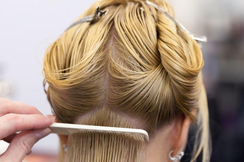 Cara Mewarnai Rambut Sendiri di Rumah/ hairfinder.com