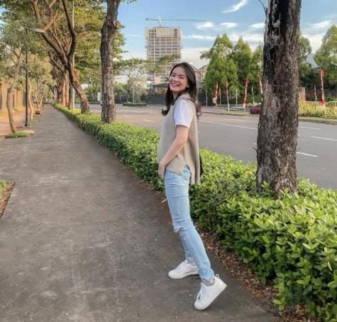 Instagram.com/feliciaputritjiasaka