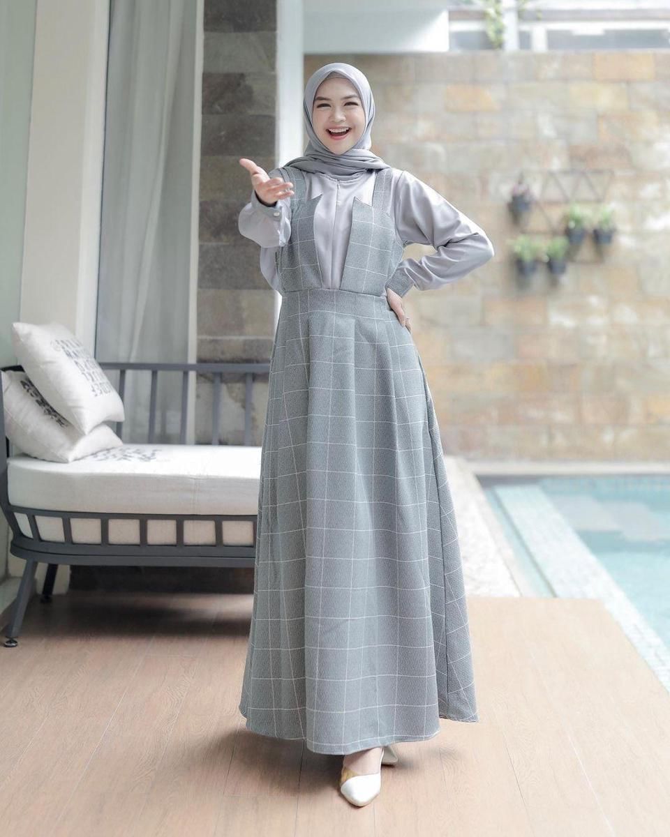 instagram.com/riaricis1795