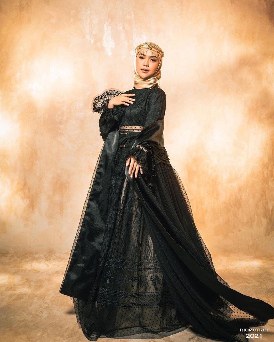 instagram.com/riaricis1795