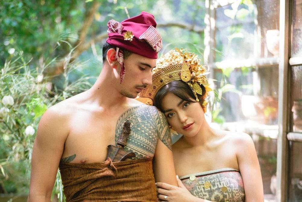 Instagram.com/thebridestory