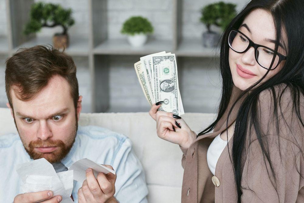 Kenali Perbedaan Pasangan Realistis dan Matrealistis, Jangan Tertukar!