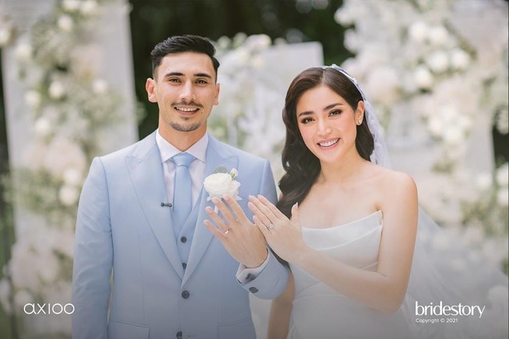 Instagram.com/thebridestory, axioo