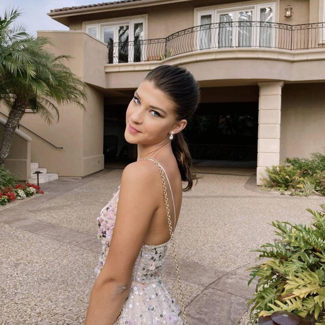 instagram.com/pheebeegates